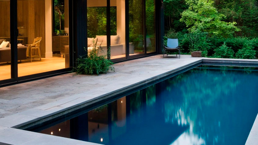 Композитные бассейны: почему они вытесняют бетонные?