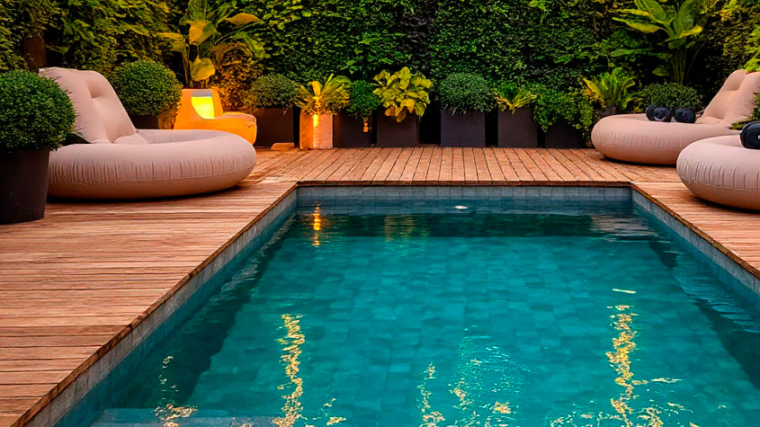 Как плавание в бассейне позволяет поддерживать форму и улучшать настроение